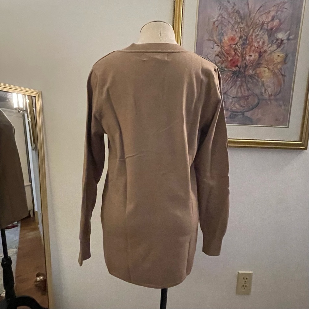 Tan V-Neck Sweater by Karen Scott Size: Small NWT!! 🤎 - Picture 9 of 16